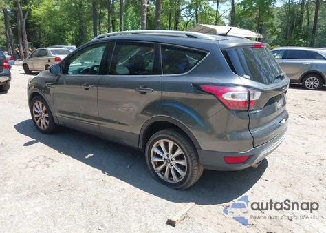 2017 Ford Escape Titanium z USA, uszkodzony, nr VIN 1FMCU9JD5HUD71601